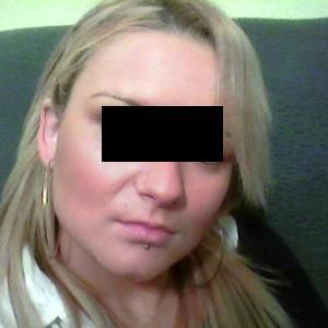 23 jarige Vrouw zoekt Man in Beringen (Limburg)