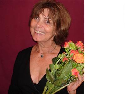yolinde1 zoekt Man die houdt van Boeken lezen, Reizen, Kunst & Cultuur, Dansen, Astrologie, Winkelen