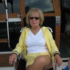 indoClaudia, 63 jarige Vrouw op zoek naar Man in Zuid-Holland