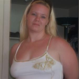 Eedje, 24 jarige Vrouw op zoek naar een date in West-Vlaanderen